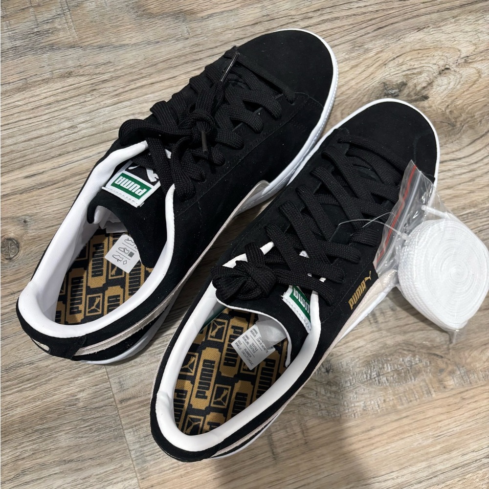 Puma Men's Black and White Sneakers